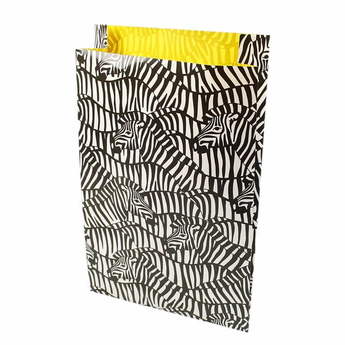 Papieren zakjes zebra dubbelzijdig A4 25 x 34 + 4 cm (100 stuks)