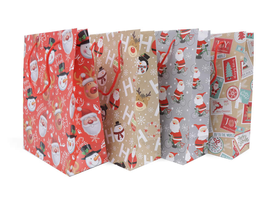 Kersttasjes happy holidays 18 x 8 x 23 cm (4 stuks)